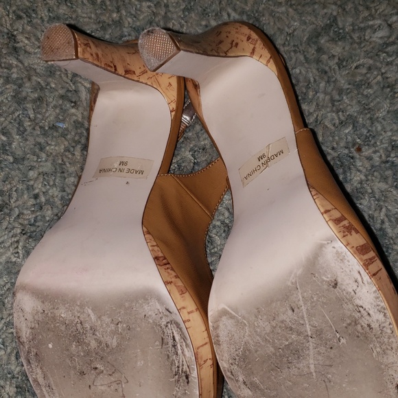 💜3/$10💜Tan, Joey peep toe 4"heels - Picture 4 of 6